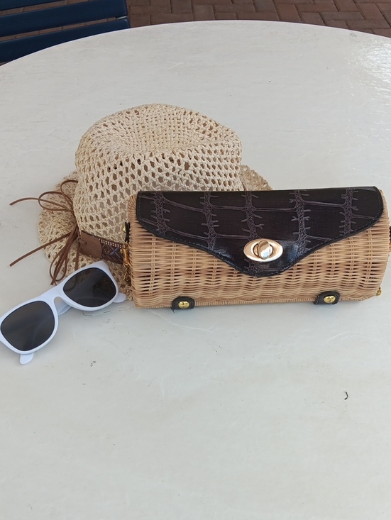 Source Unknown Handbags - Source Unknown Woven Straw Bag with Dark Brown Trim And Gold Chain.Vintage